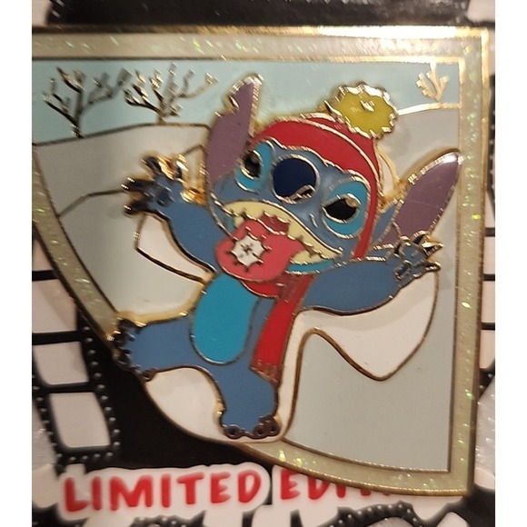 Disney Pin Stitch Seasons Quadrants Winter Snow Angel snowflake DSF LE 300 66982 - Picture 2 of 6
